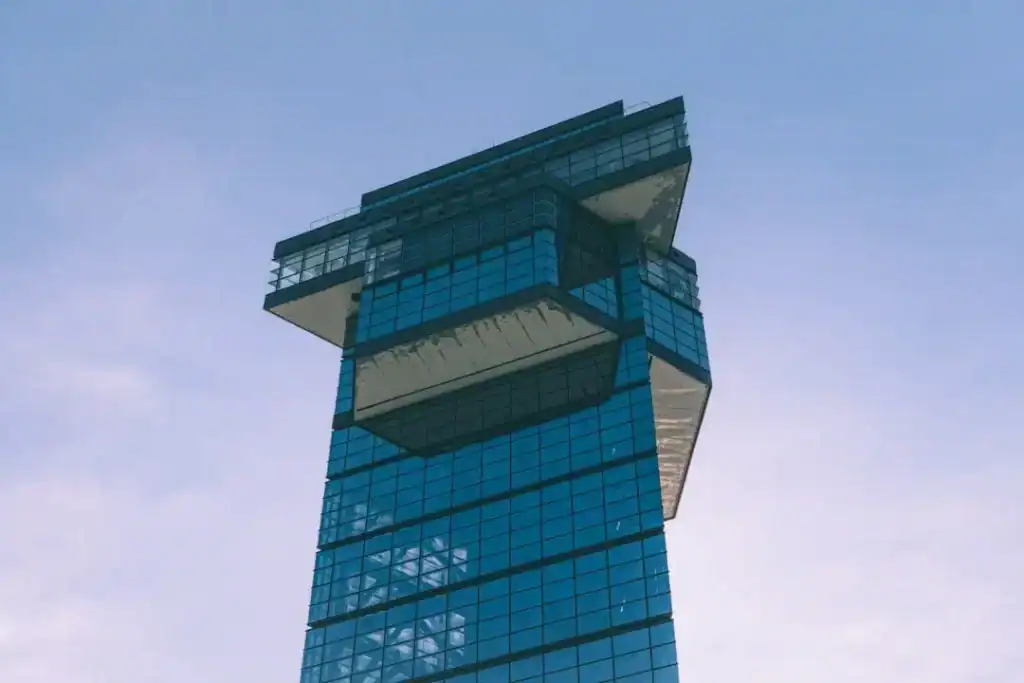 Navigating Denver’s Unique Commercial Building Challenges: A 20-Year Expert’s Approach
